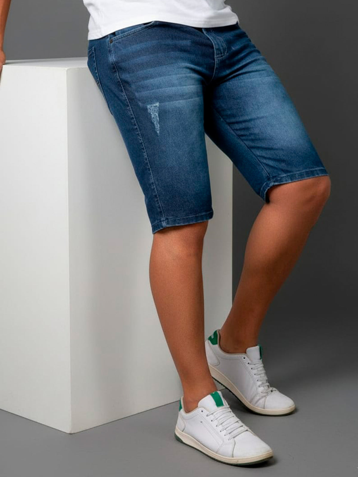 Bermuda Jeans Masculino Azul Bigode e Puído