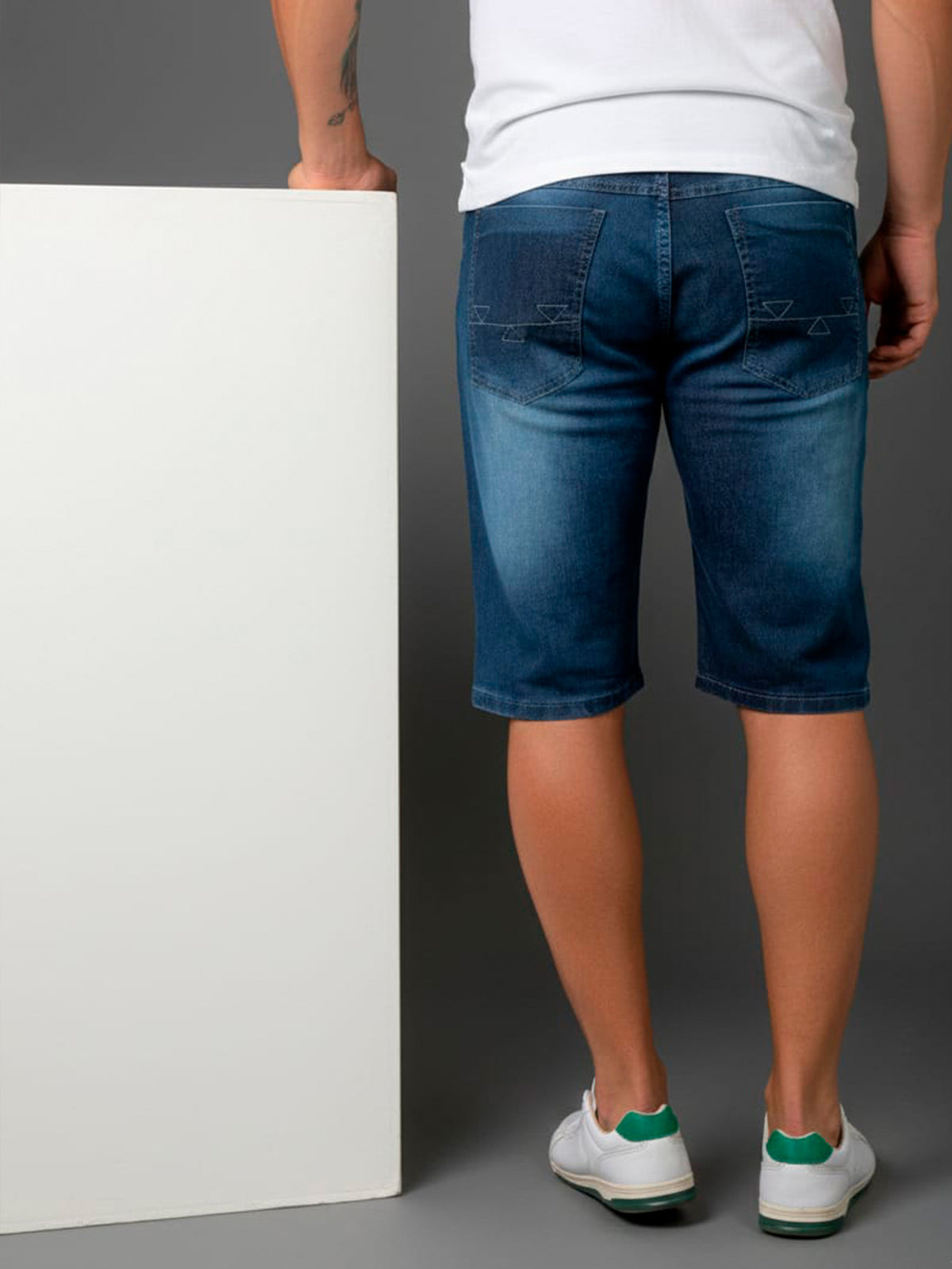 Bermuda Jeans Masculino Azul Bigode e Puído