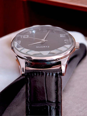 Relógio Masculino Social Elegante – Pulseira de Couro Preto e Mostrador Preto com Detalhes em Prata