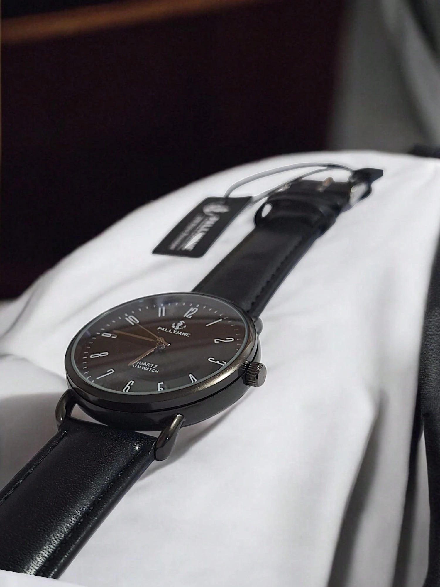 Relógio Minimalista Masculino – Social e Elegante com Pulseira de Couro e Mostrador Preto | Estilo Clássico e Moderno em um Só Acessório