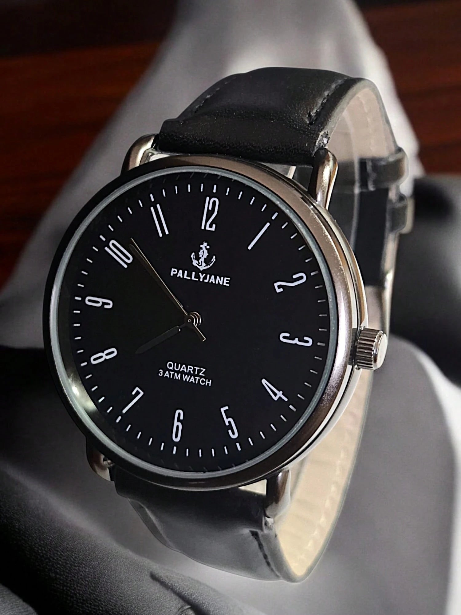 Relógio Minimalista Masculino – Social e Elegante com Pulseira de Couro e Mostrador Preto | Estilo Clássico e Moderno em um Só Acessório