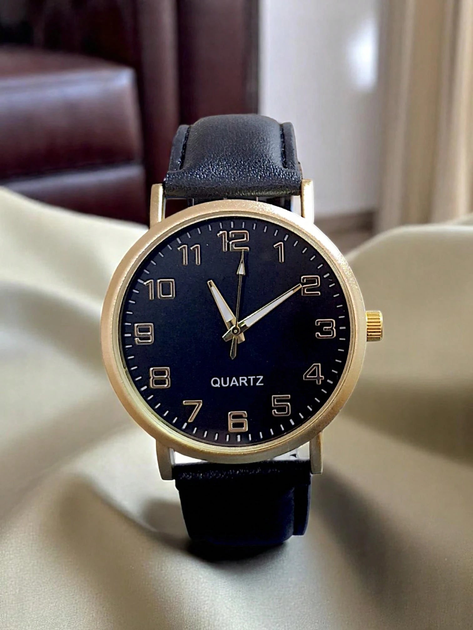 Relógio Social – Analógico de Quartzo com Pulseira de Couro Elegante